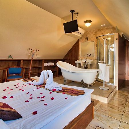 Palazzo Wellness Villa Eger Ngoại thất bức ảnh