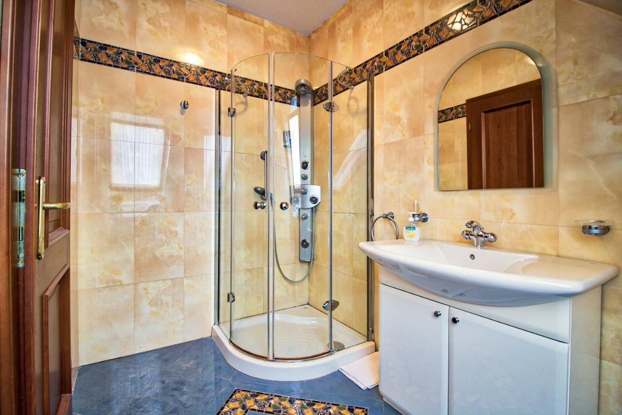 Palazzo Wellness Villa Eger Ngoại thất bức ảnh