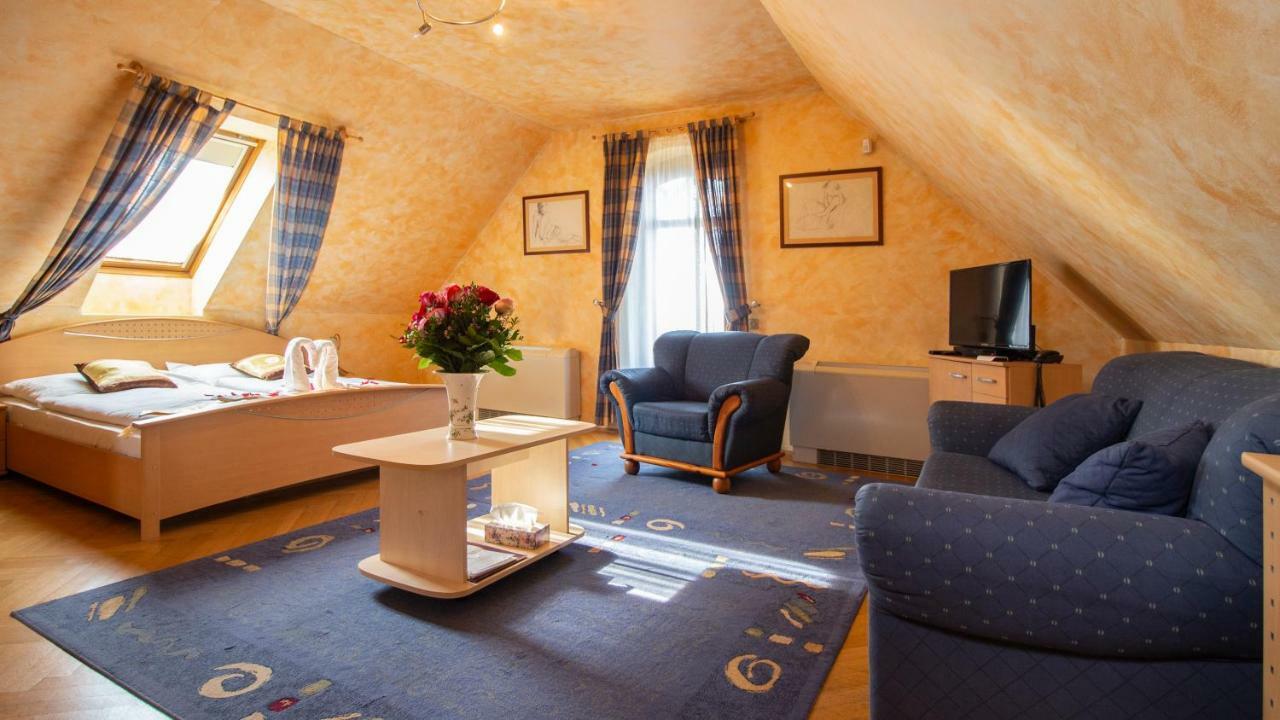 Palazzo Wellness Villa Eger Ngoại thất bức ảnh